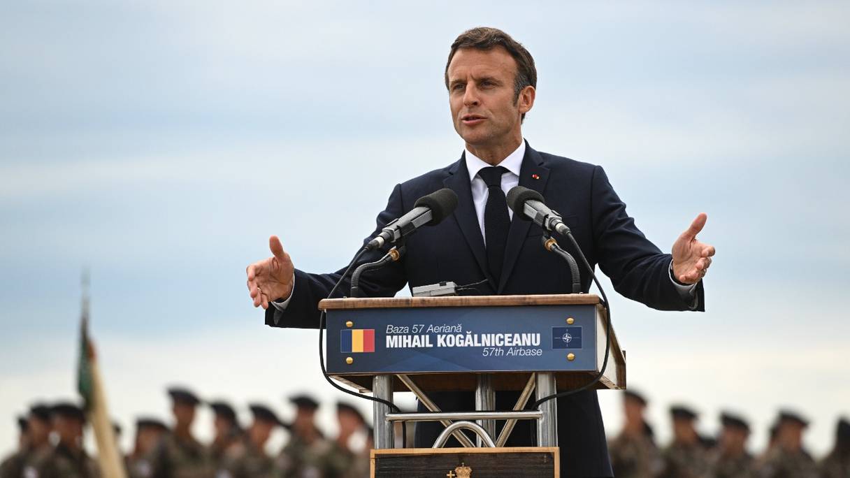 Emmanuel Macron à un point de presse lors d'une visite à la base aérienne de Mihail Kogalniceanu près de Constanta, en Roumanie, le 15 juin 2022. Le président français a appelé à de «nouvelles discussions approfondies» avec l'Ukraine.
