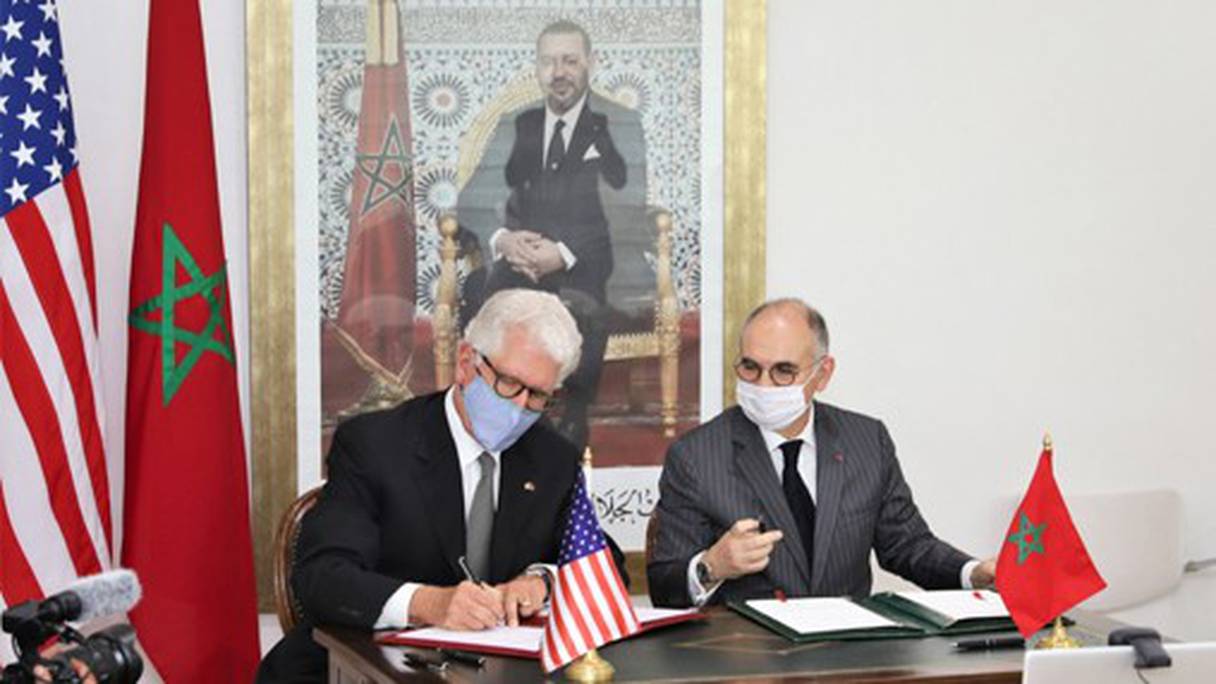 David Fischer, ambassadeur des USA à Rabat, et Anas Khales, ambassadeur, directeur du protocole au ministère des Affaires étrangères.
