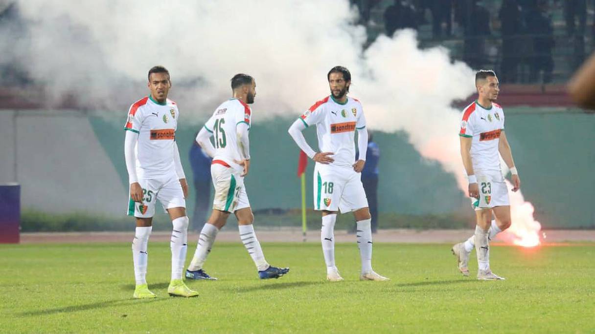 En faisant preuve de favoritisme, la Sonatrach a pollué le football algérien, qui l'accuse de jouer à la corruption.
