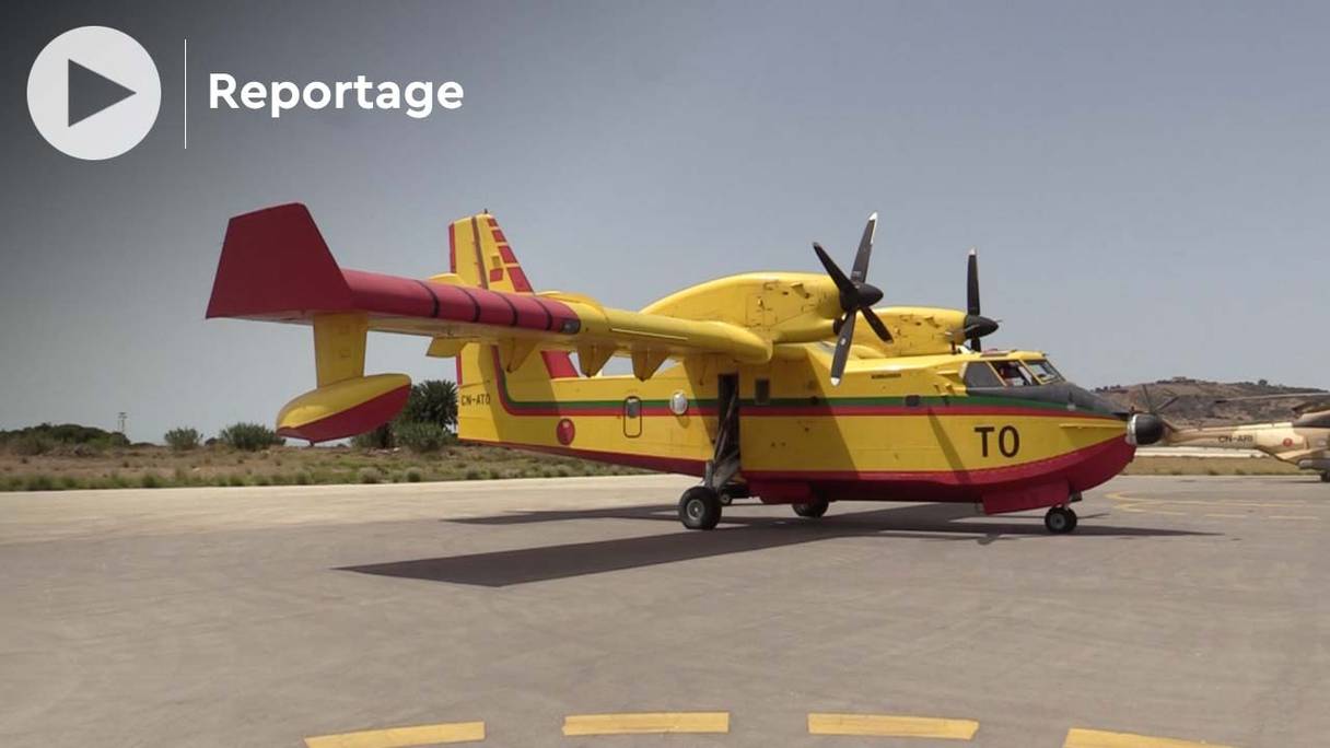 L'un des canadairs marocains qui a effectué des dizaines de vols hier, lundi 16 août 2021, afin de maîtriser les incendies de forêts qui font rage dans la province de Chefchaouen.
