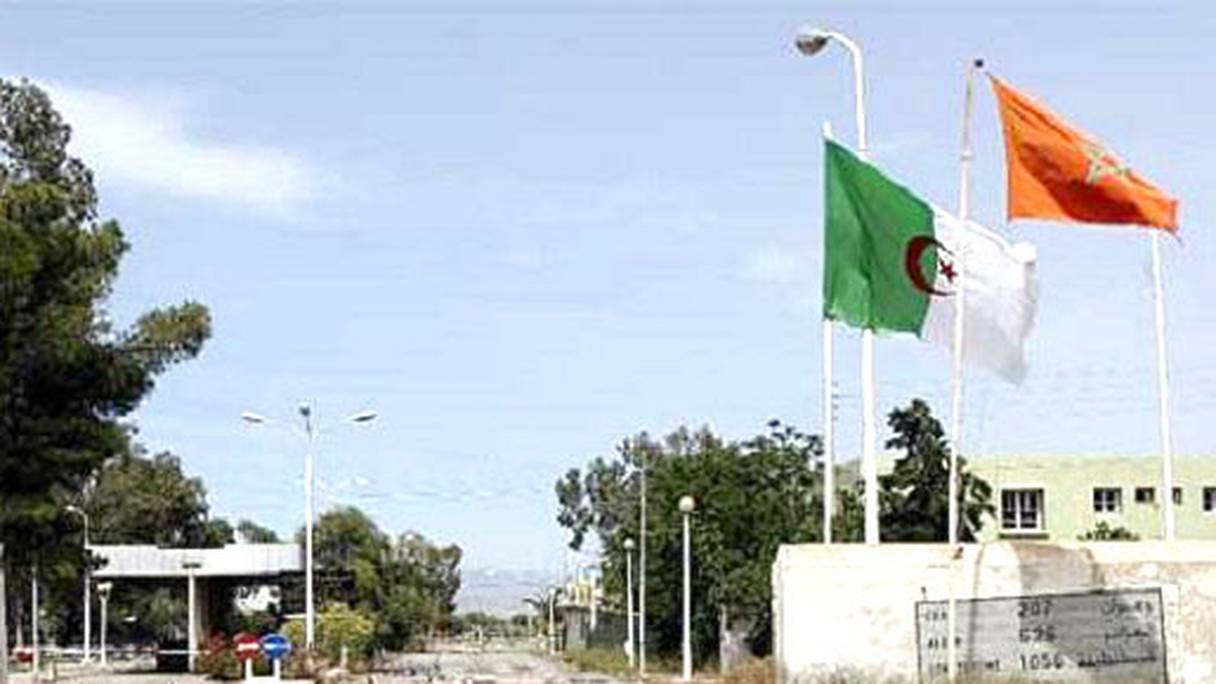 Alger continue de s'opposer à la réouverture de la frontière terrestre avec le Maroc, provoquée par l'attentat terroriste perpétré en 1994 par deux Algériens contre l'hôtel Atlas-Asni, à Marrakech. Ici, le poste frontalier Zouj Bghal.
