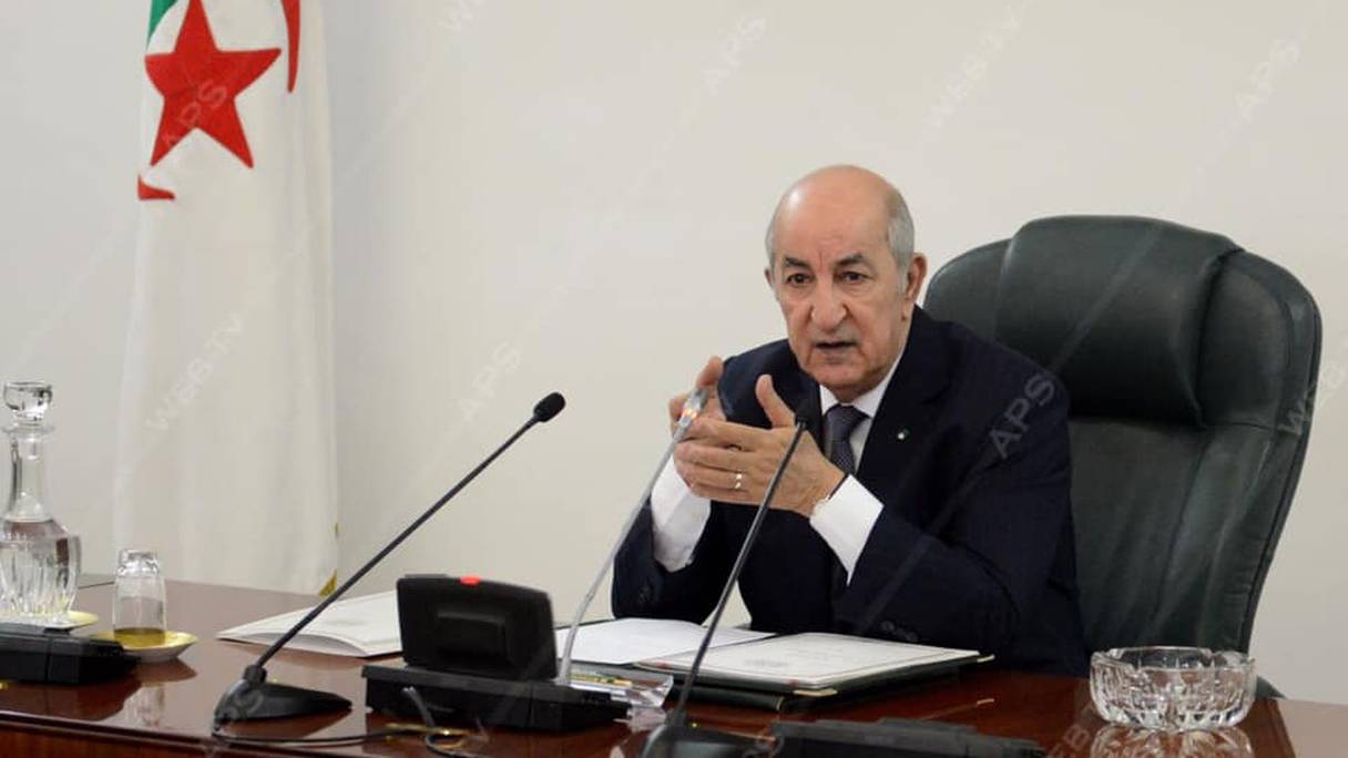 Abdelmajid Tebboune présidant le premier Conseil des ministres. 
