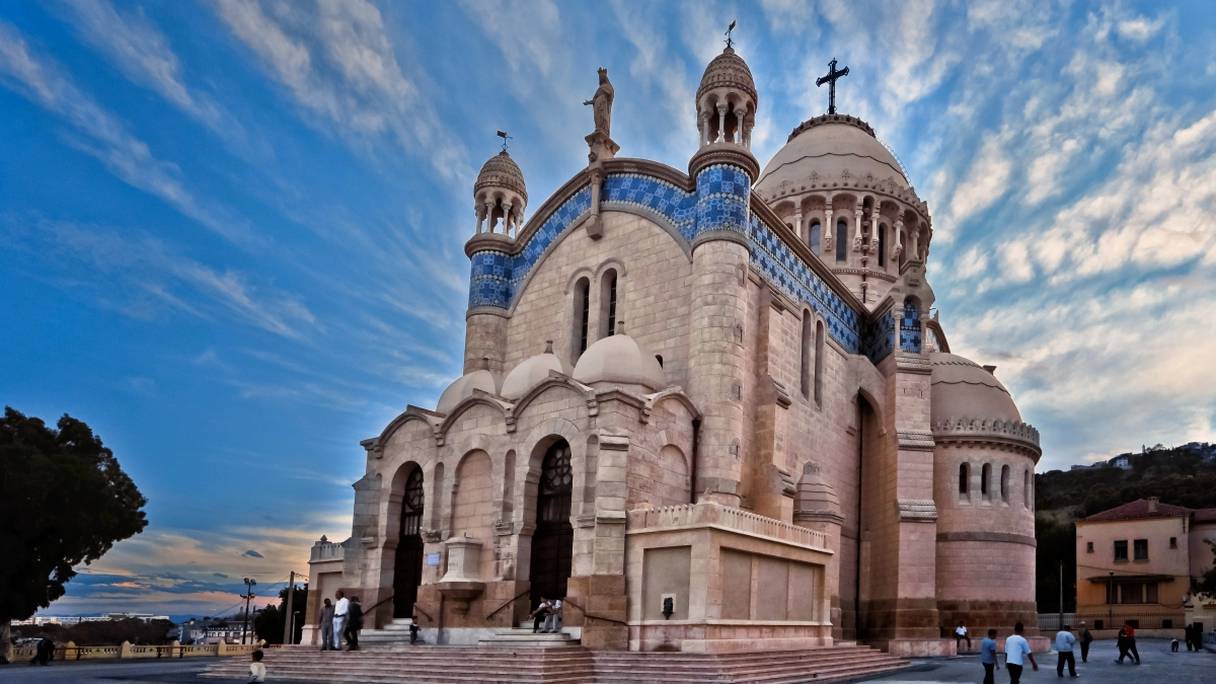 La Basilique Notre-Dame d'Afrique, à Alger.
