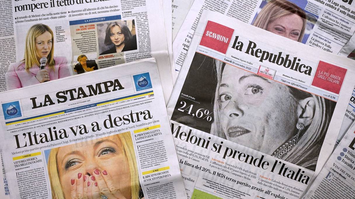 La une des journaux italiens, le 26 septembre 2022, après la victoire aux législatives de la post-fasciste Giorgia Meloni.
