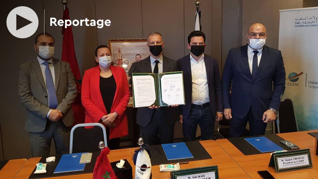 Signature d’une convention  pour une étude sur la gestion et la valorisation des déchets industriels, signées par la CGEM de Tanger-Tétouan-Al Hoceïma (TTA) et cinq associations représentant les zones industrielles de Tanger, jeudi 15 avril 2021.
