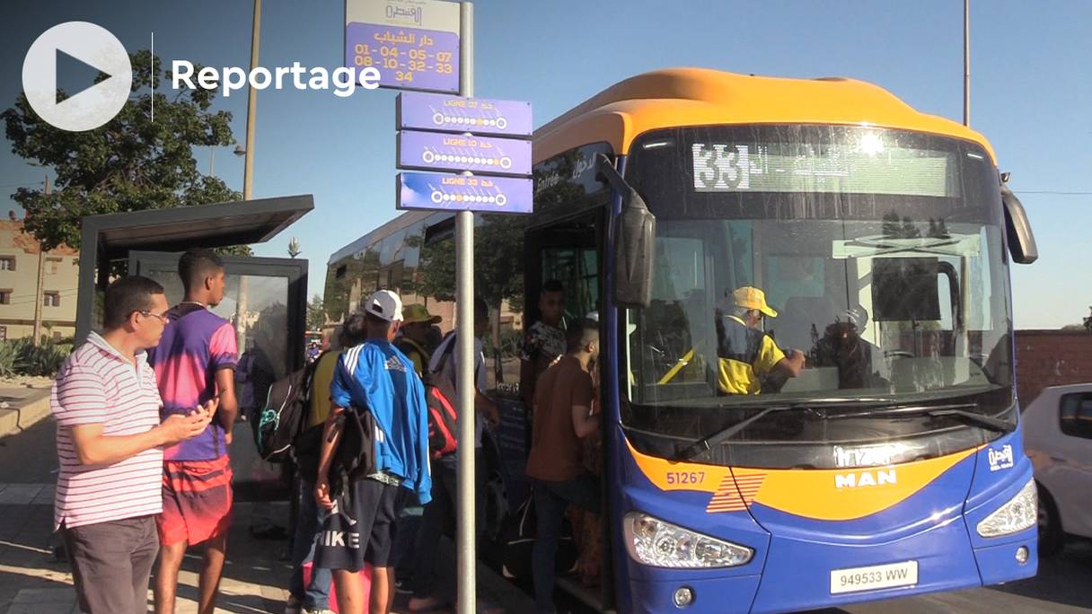 L’un des nouveaux bus de Kénitra, opérationnels depuis six mois, et affrétés par la société délégataire Foughal, sous contrat avec la commune urbaine de cette cité.
