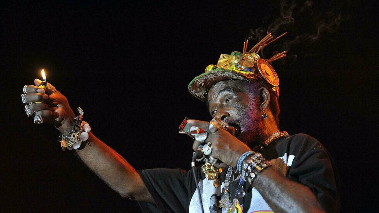 Lee "Scratch" Perry, gourou du reggae, est mort à 85 ans. 
