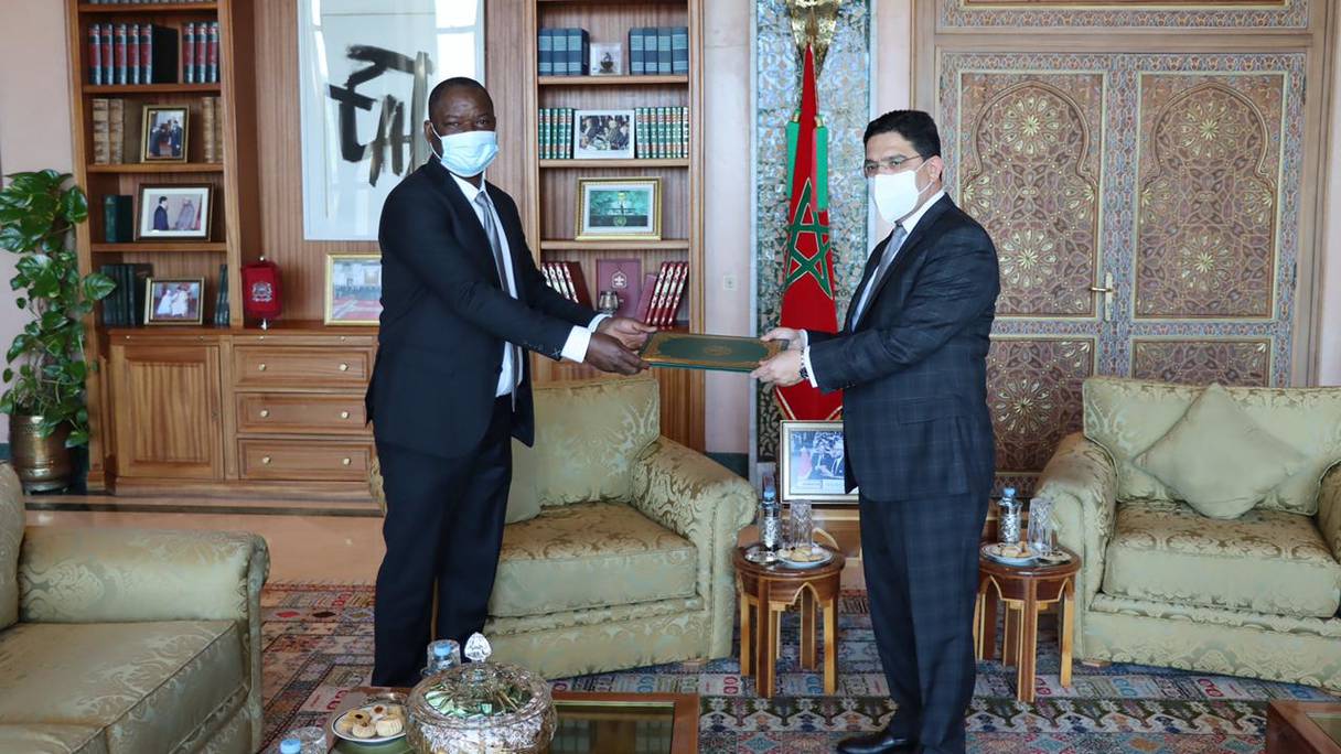 Jean Senahoun, nouveau représentant de la FAO au Maroc, reçu à Rabat par le ministre des Affaires étrangères, Nasser Bourita. 
