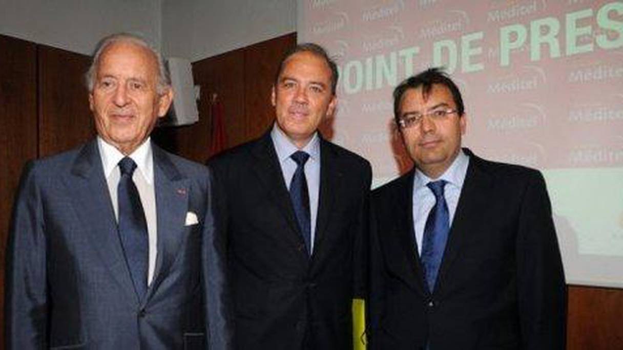 Photo d'époque: en septembre 2010, Othman Benjelloun, PDG de Finane.com, Stéphane Richard, DG de France Telecom et Anas Alami, DG de la CDG scellait ce partenariat.
