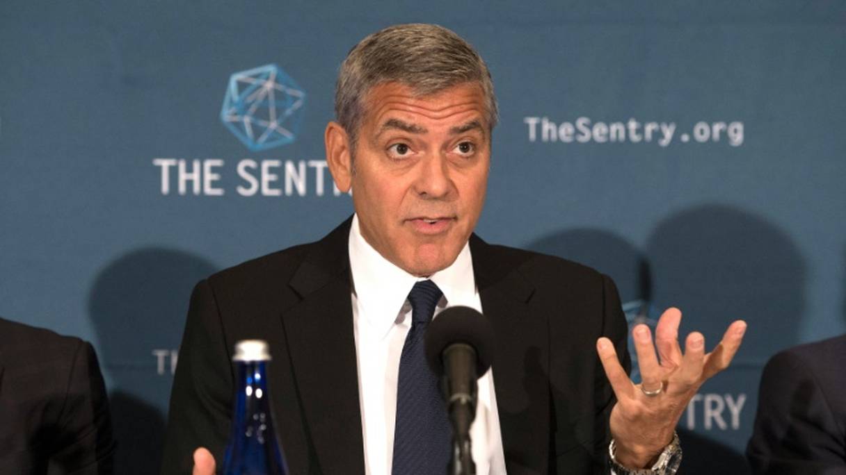 L'acteur américain George Clooney, confondateur de The Sentry, un groupe enquêtant sur le financement des conflits en Afrique.
