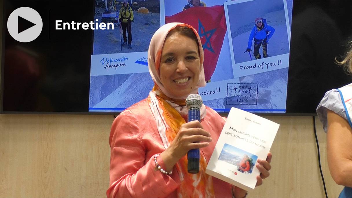 Bouchra Baibanou, l'alpiniste marocaine, lors de la présentation de son livre «Mon chemin vers les sept sommets du monde».
