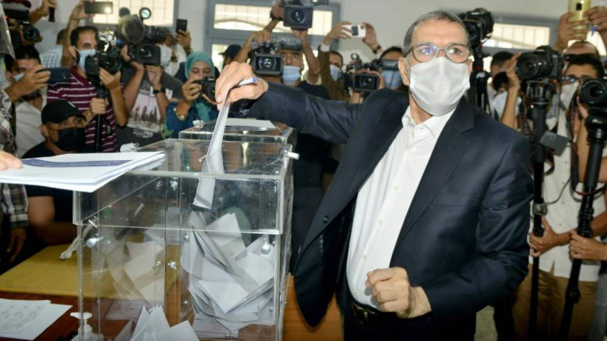 Saâd-Eddine El Othmani vote à Salé, le 8 septembre 2021.

