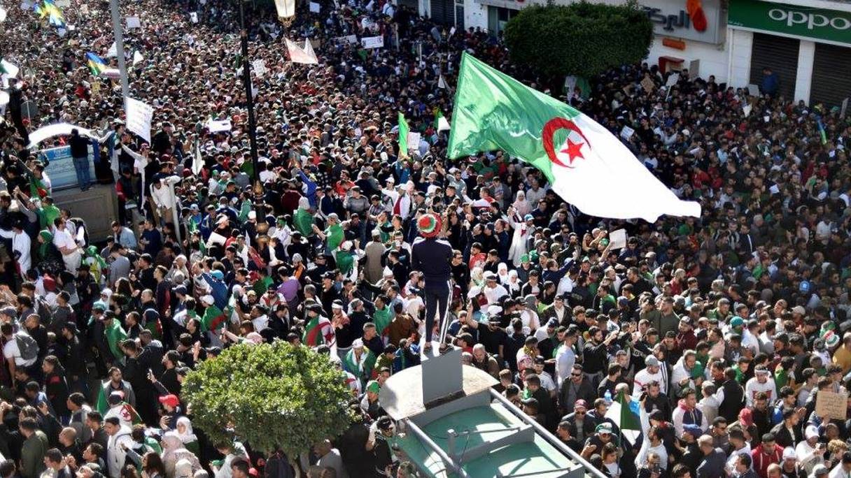 Les Algériens maintiennent leur mobilisation pour un onzième vendredi de la colère.
