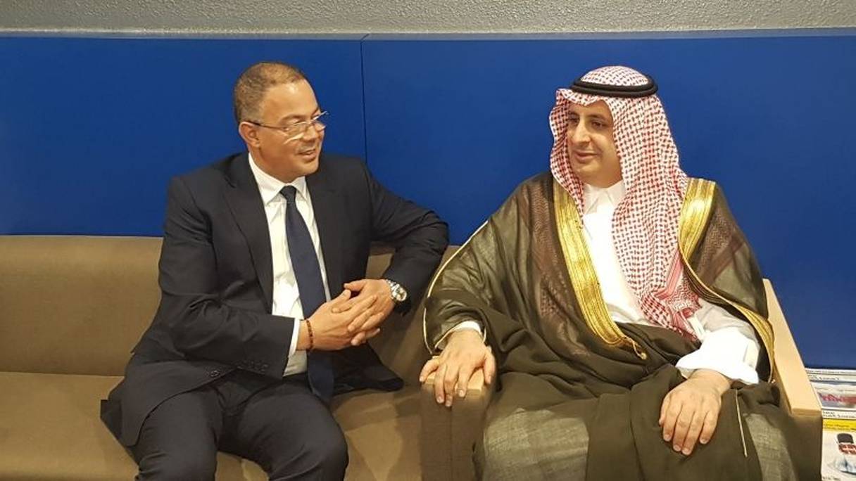 Fouzi Lekjaa avec le président de l'Union arabe de football (UAFA), le Prince Turki Ben Fayçal Al Saoud.
