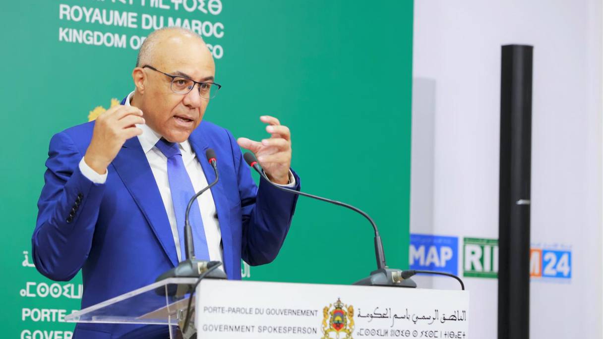 Le ministre de l'Enseignement supérieur, de la Recherche scientifique et de l'Innovation, Abdellatif Miraoui, s’exprimant au cours du point de presse tenu à l'issue de la réunion hebdomadaire du Conseil de gouvernement, le 25 août 2022 à Rabat.
