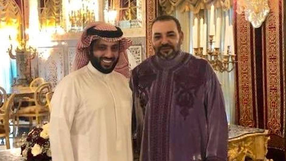 Turki Al-Sheikh et le roi Mohammed VI.
