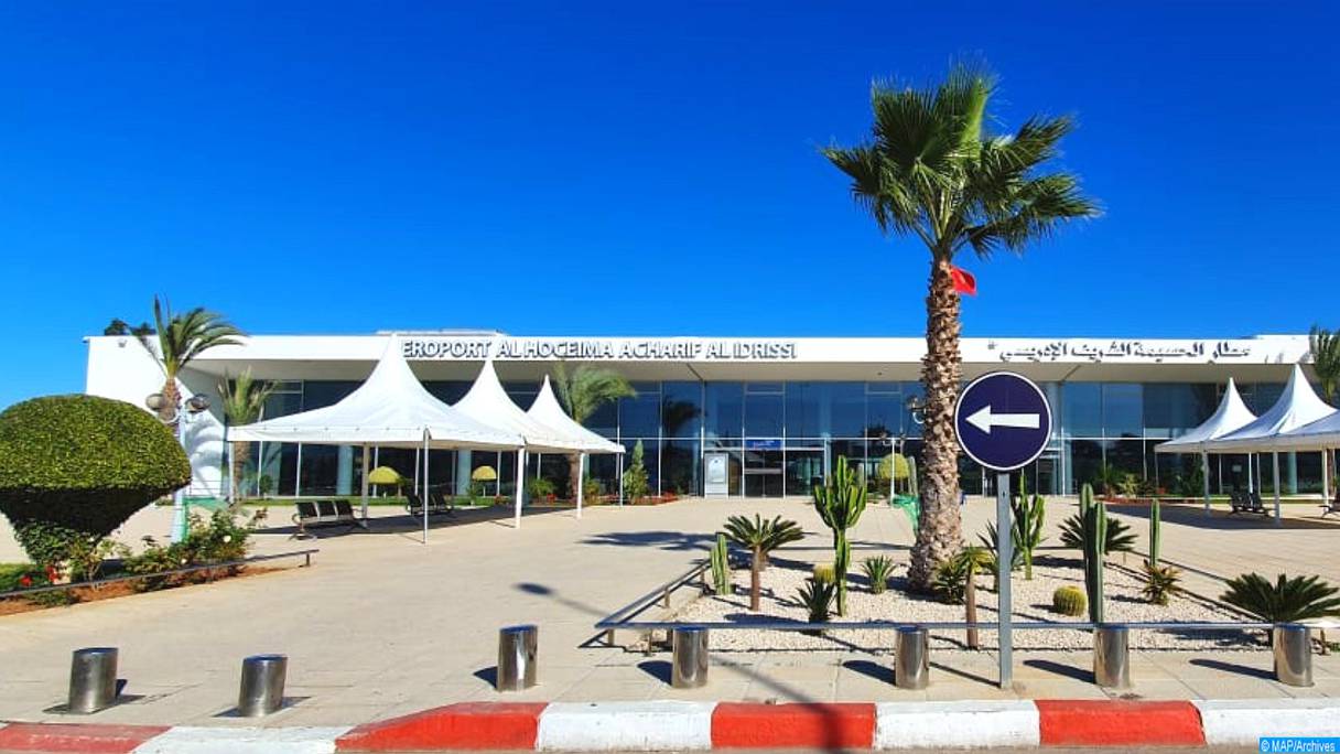 L'aéroport international Chérif Al Idrissi d'Al Hoceïma.
