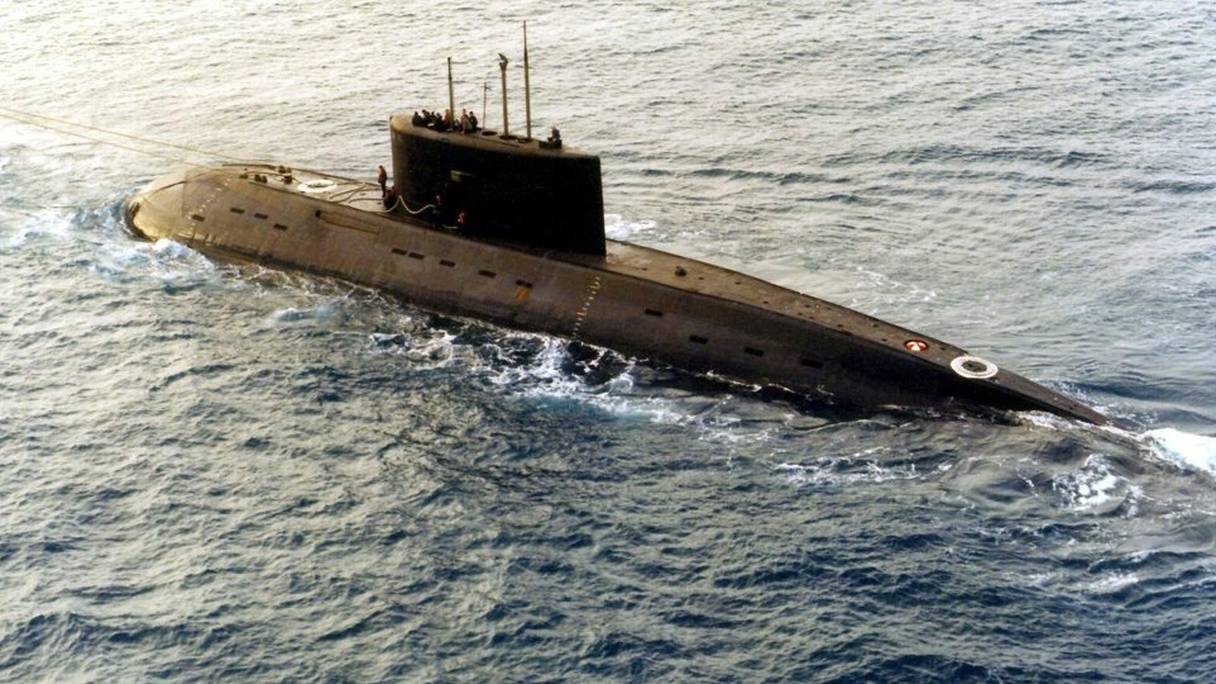 Le 6è sous-marin algérien, classe Kilo, est capable de tirer des missiles de croisière.
