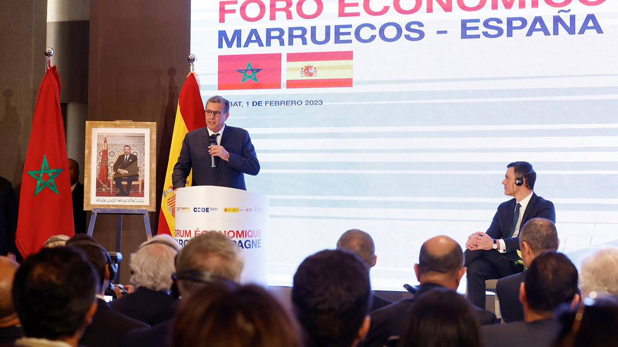 Le Chef du Gouvernement, Aziz Akhannouch, lors de la clôture du Forum économique Maroc-Espagne, ce mercredi 1er février 2023.