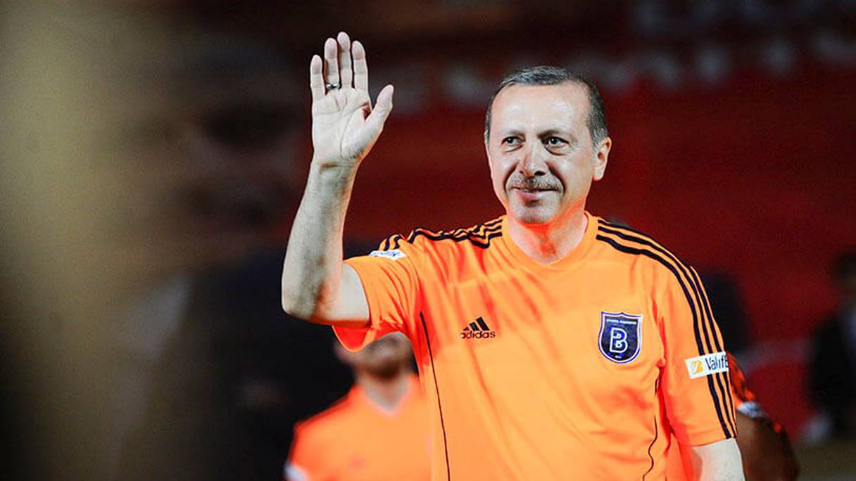 Le président turc Recep Tayyip Erdogan sous le maillot de Basaksehir.
