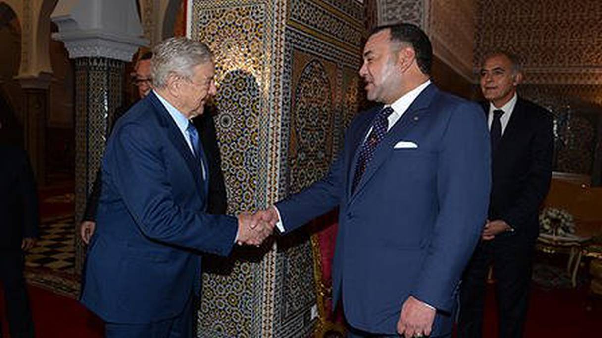 Le roi Mohammed VI a reçu George Soros, le 12 avril, au palais royal de Tétouan.
