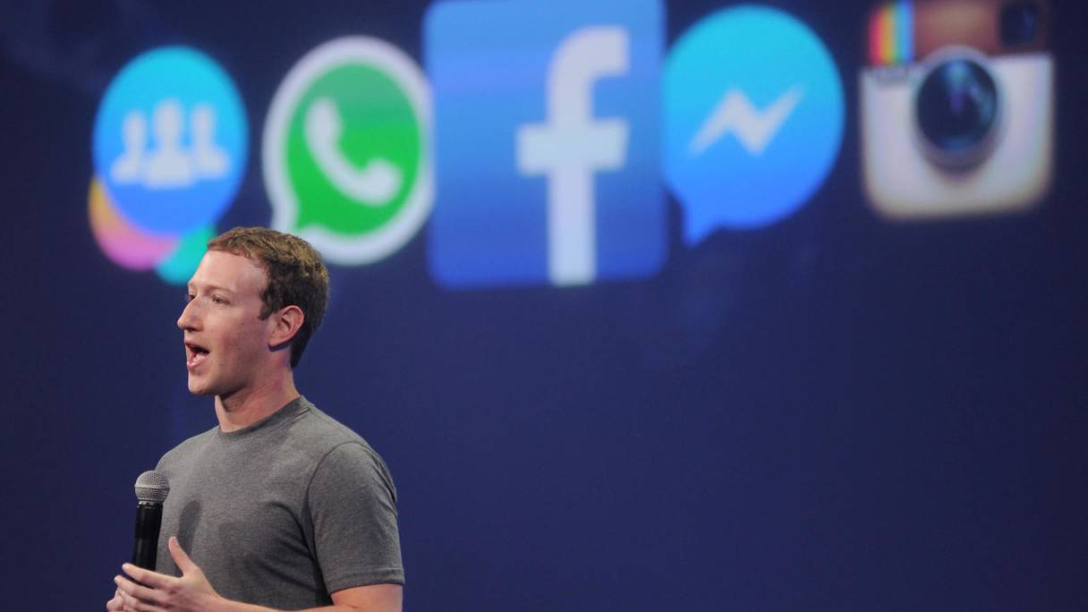 Lors des élections présidentielles américaines en 2016, Mark Zuckerberg, PDG et fondateur de Facebook, avait assuré que 99 % des informations publiées sur le site étaient "authentiques".

