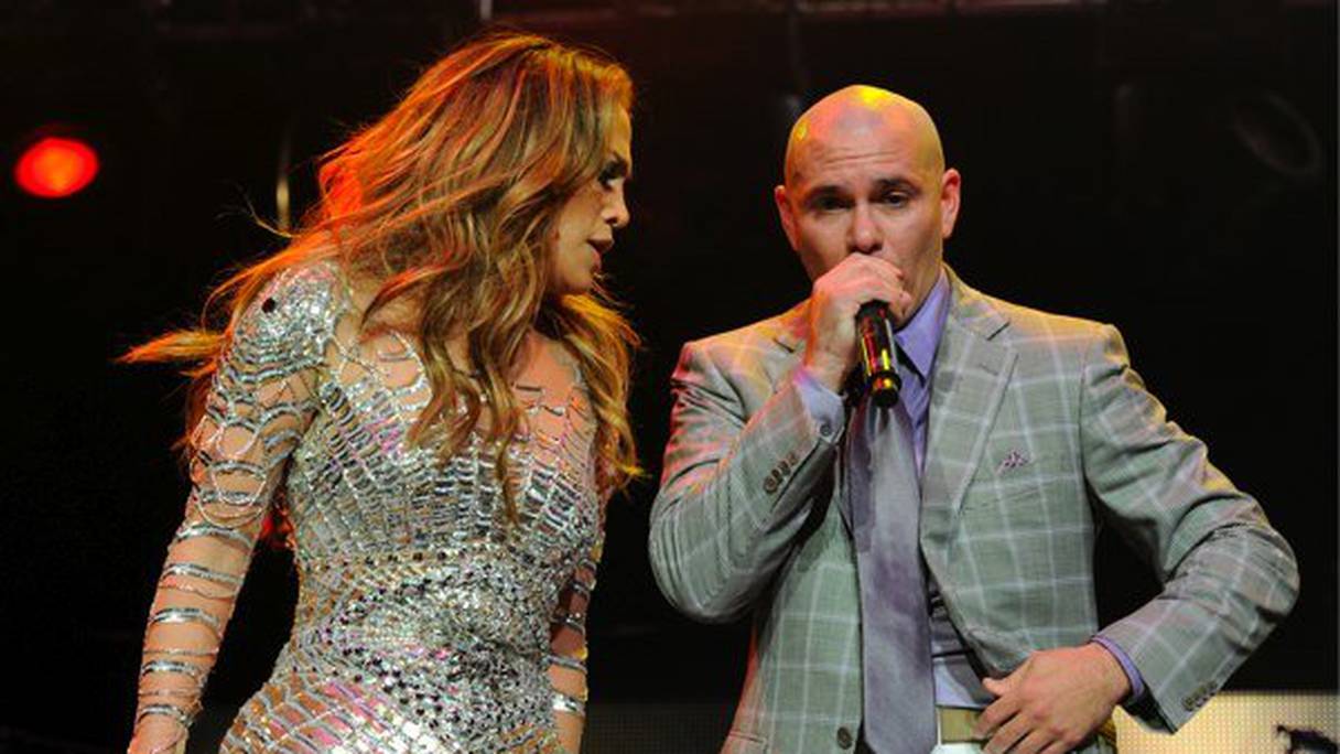 Jennifer Lopez et Pitbull sont les interprètes de l'hymne de la Coupe du monde 2014.
