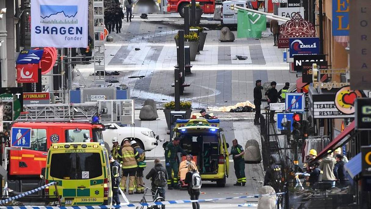 L'attentat au camion-bélier à Stockholm a fait au moins 4 morts et 15 blessés.
