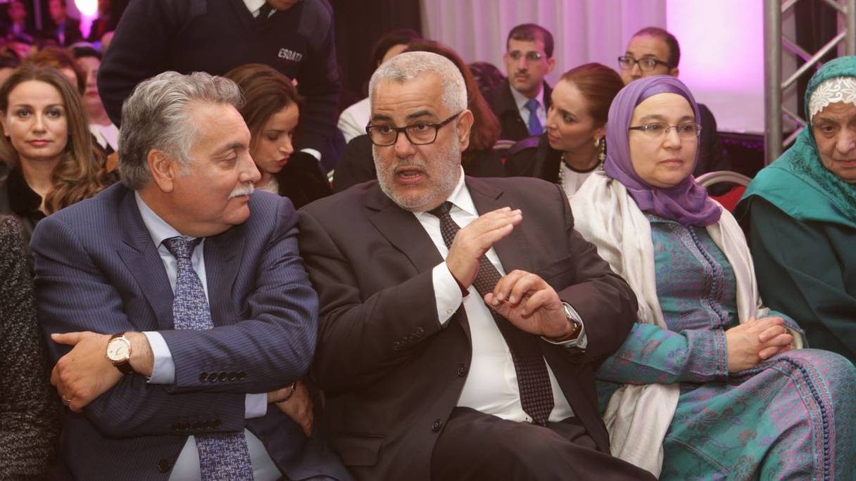 Mohamed Nabil Benabdellah avec Abdelilah Benkirane et son épouse (Photo archives).
