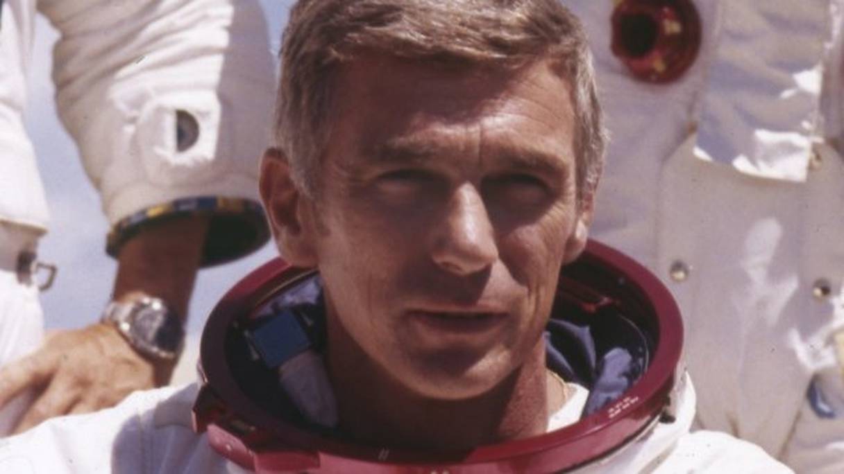 Eugene Cernan en tenue d'astronaute. 
