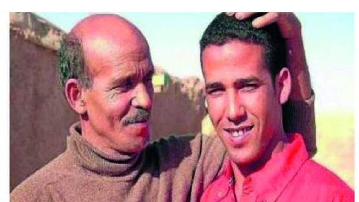 Ahmed Khalil a été enlevé en 2009 à Alger, alors qu'il s'apprêtait à dénoncer lors d'une conférence les violations des droits de l'homme par le polisario. Ici, avec son fils, Rachid Khalil.
