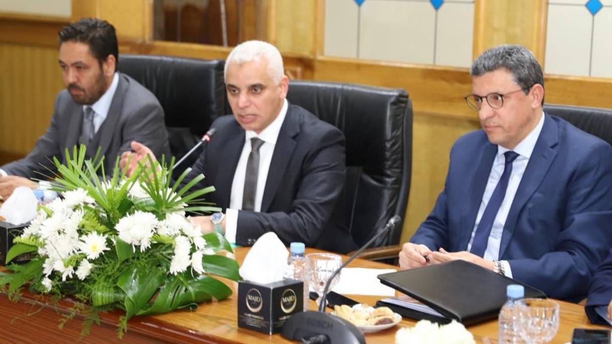 Khalid Ait Taleb, ministre de la Santé et de la protection sociale, lors des consultations avec les partenaires sociaux du ministère portant sur la révision de la Tarification nationale de référence.
