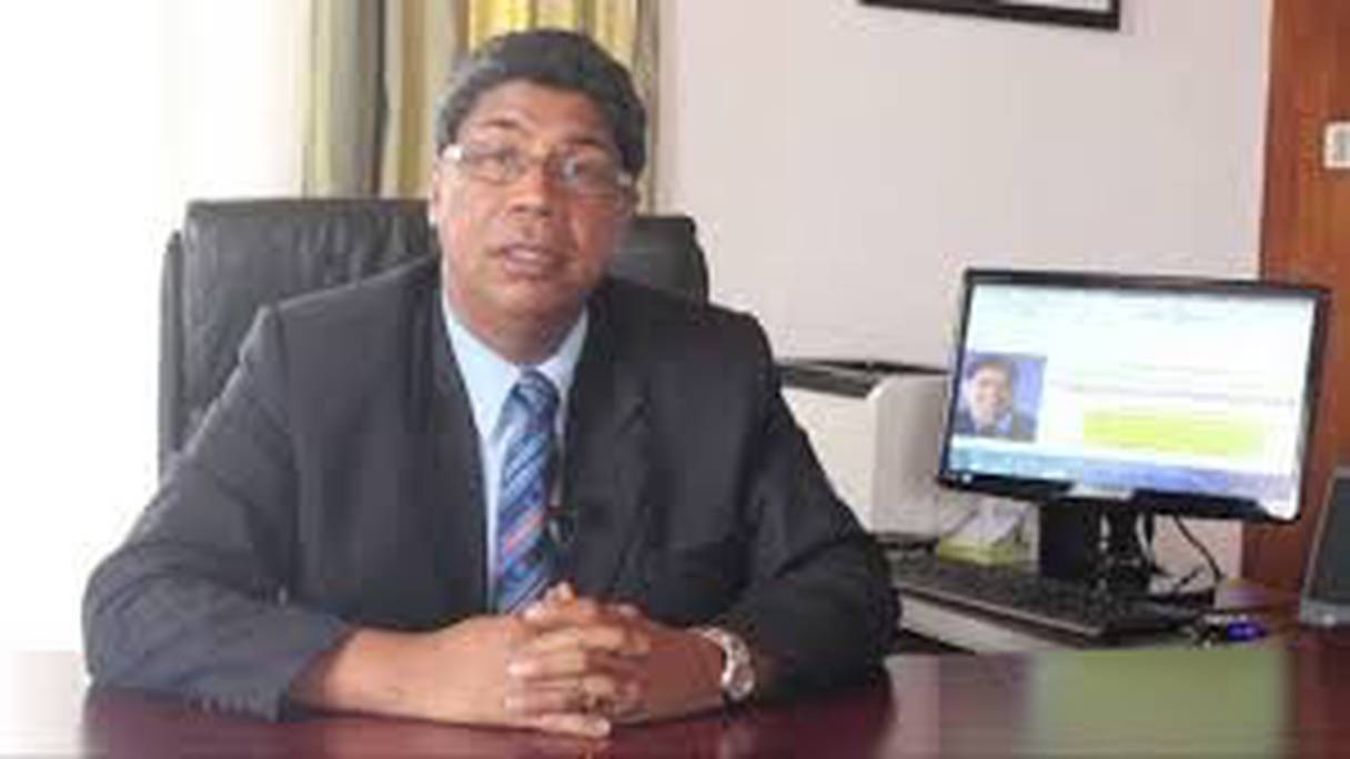 Professeur universitaire à Antananarive, Panja Ramanoelina est un ancien ministre de l'Agriculture de l'île de Madagascar (capture d'écran de l'émission Sahara Debate). 
