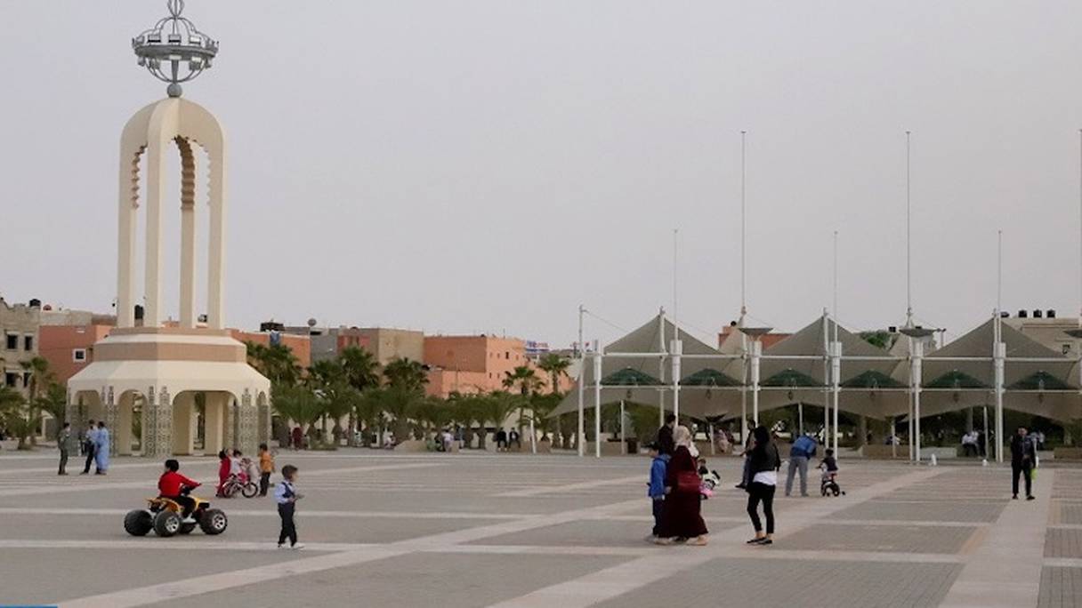 Place du Méchouar, à Laâyoune. 
