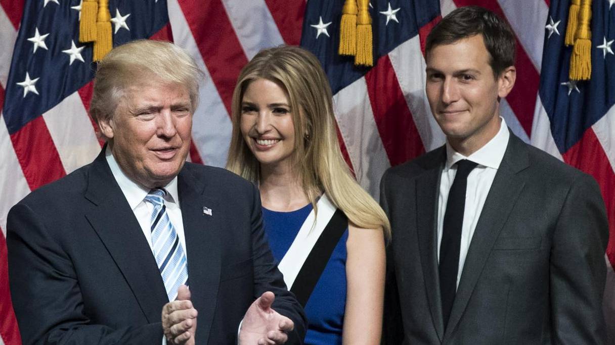 Le président américain Donald Trump, sa fille Ivanka, et son gendre Jared Kushner, tous deux conseillers à la Maison Blanche. 
