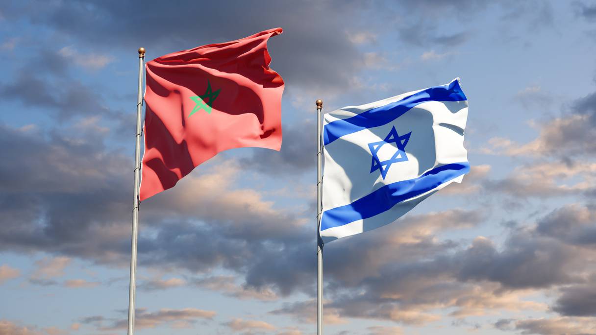 Les drapeaux du Royaume du Maroc et de l'Etat d'Israël.
