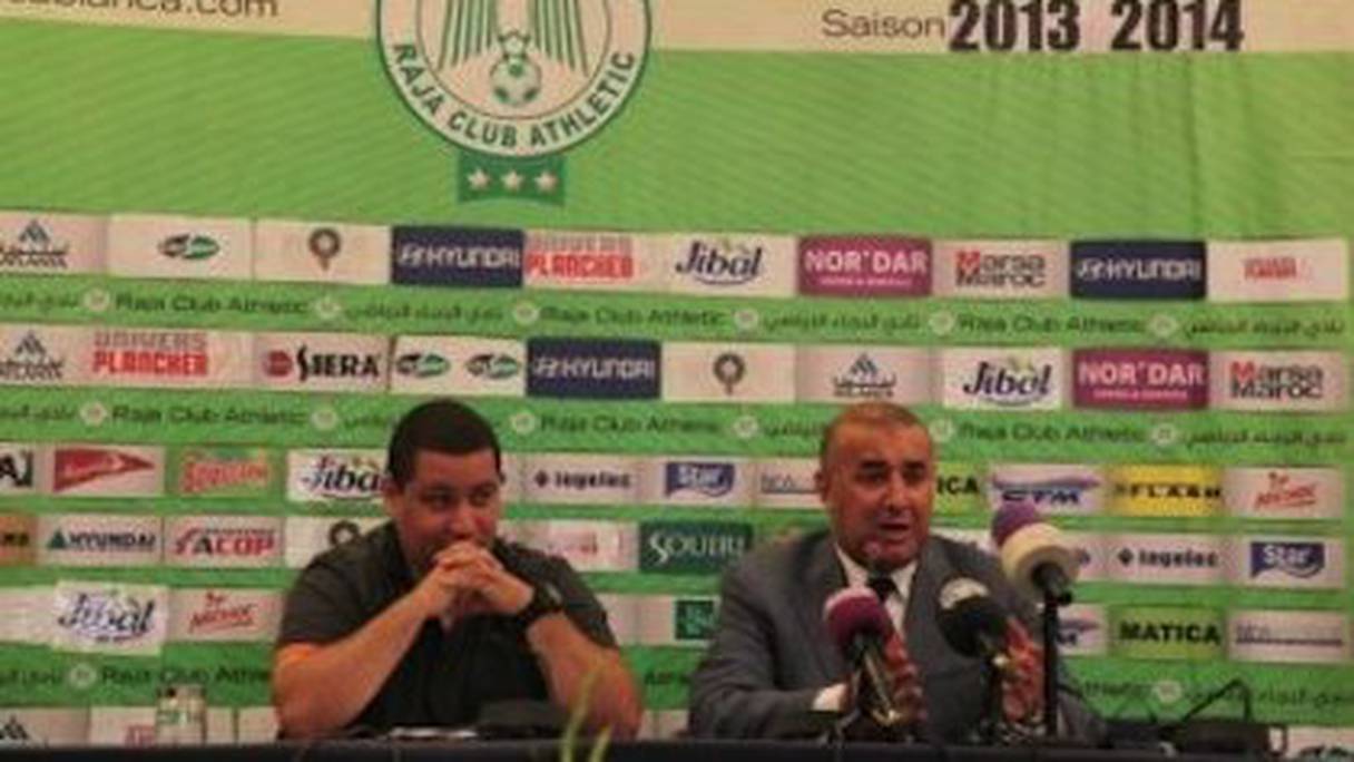 Abdelhak Benchikha est le nouvel entraîneur du Raja Casablanca.
