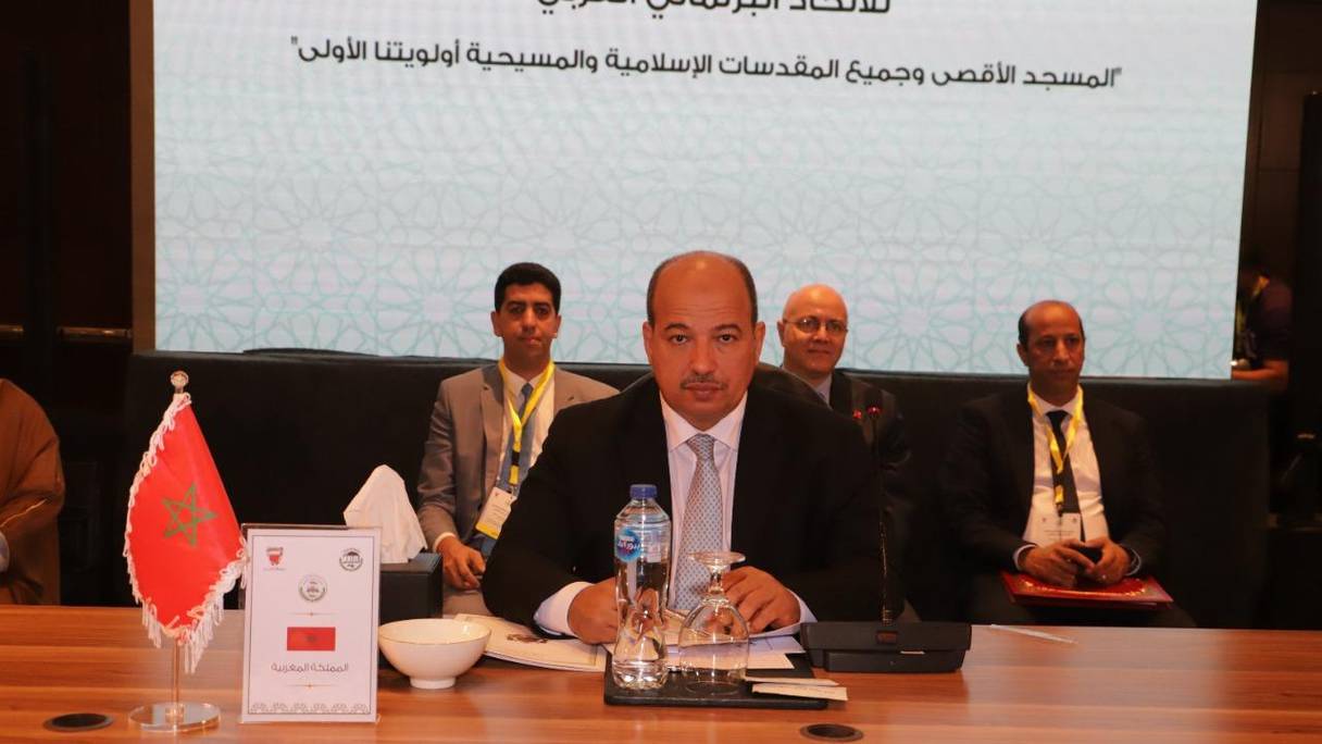 Le président de la Chambre des conseillers, Enaam Miyara représente le Parlement marocain aux travaux du 33e congrès de l'Union parlementaire arabe, le 21 mai 2022, au Caire.
