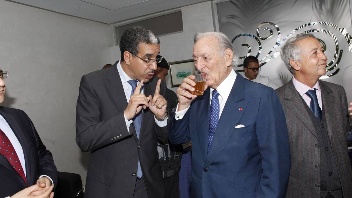 Othman Benjelloun, PDG de BMCE Bank, "boit" les paroles enthousiastes du ministre PJDiste, Abdelaziz Rebbah.

