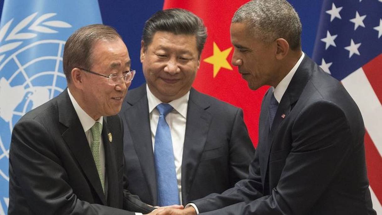 Le président chinois Xi Jingpin, le SG de l’ONU Ban ki-moon et le président américain Barak Obama, ce samedi à Hangzhou.
