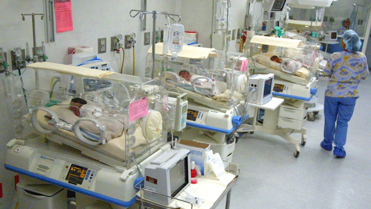 Des nouveau-nés en service néonatal.
