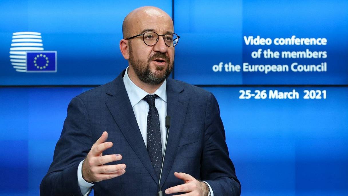 Le président du Conseil européen, Charles Michel, en conférence de presse à l'issue de la première journée d'un sommet de l'Union européenne (UE), par vidéoconférence au bâtiment du Conseil européen à Bruxelles, le 25 mars 2021. 
