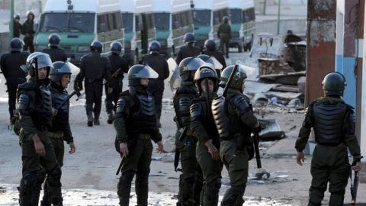 Le peuple algérien pris entre le marteau du renchérissement de la vie et l'enclume de la répression policière.
