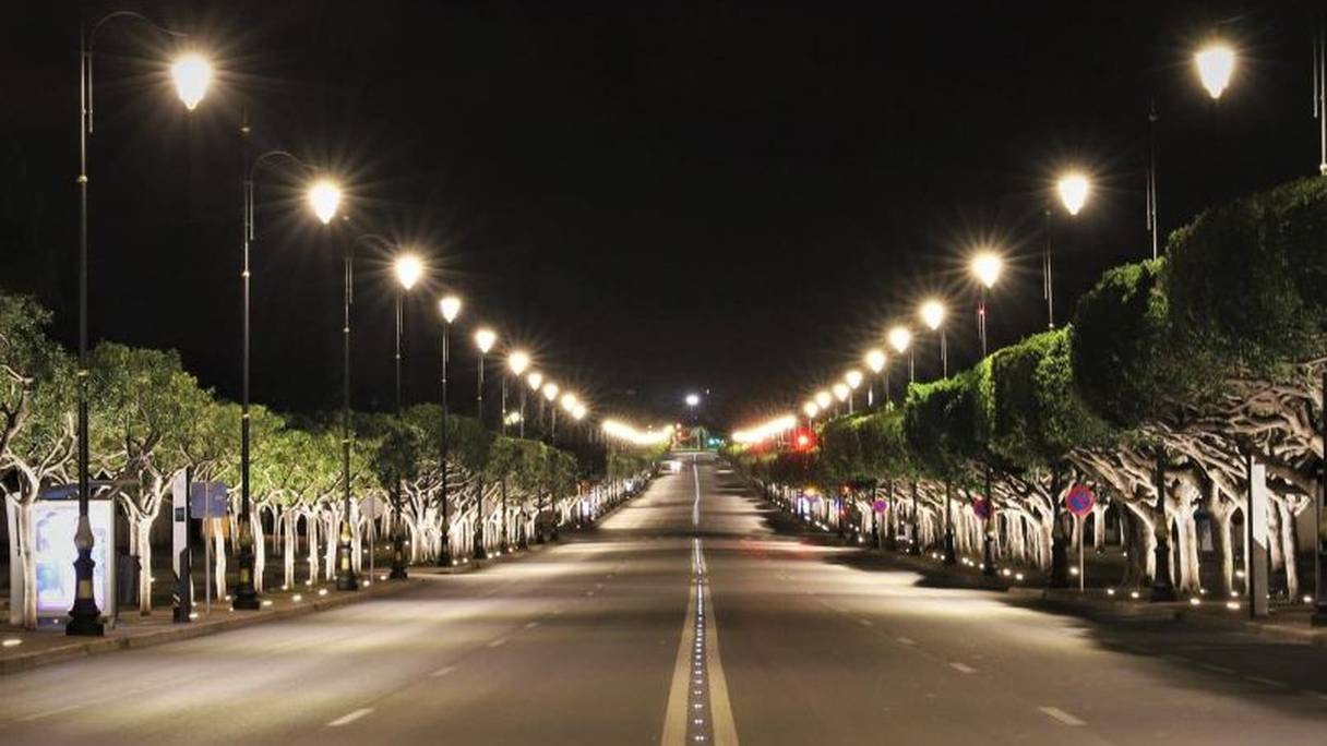 L'avenue de la Victoire, à Rabat, lors du couvre-feu ramadanesque, le 20 avril 2021.
