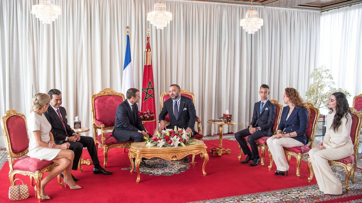 Le président français Emmanuel Macron a eu une "discussion très personnelle" avec le roi Mohammed VI.
