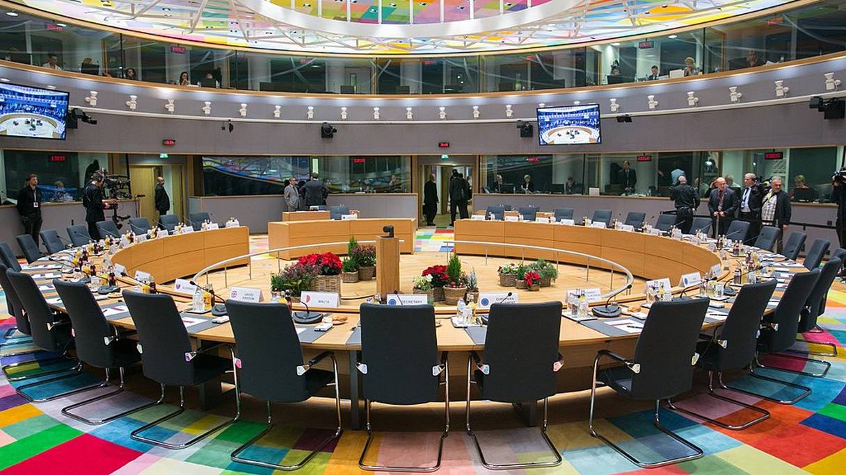 Salle de réunion du Conseil de l'Union européenne, l'une des principales institutions de l'UE, bâtiment Europa, à Bruxelles.
