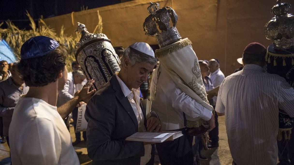 Des juifs marocains, lors d'une cérémonie religieuse à Marrakech. 
