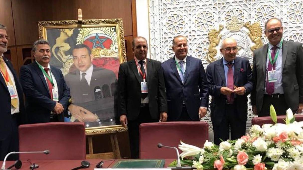 Photo publiée par Amir Peretz sur sa page Facebook, lors d'une visite au Parlement marocain.
