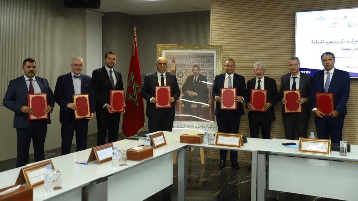 Une convention cadre de partenariat a été signée, vendredi 12 août 2022, à Rabat, pour le financement, l’aménagement et la valorisation de la zone industrielle Ain Bida, à Fès.
