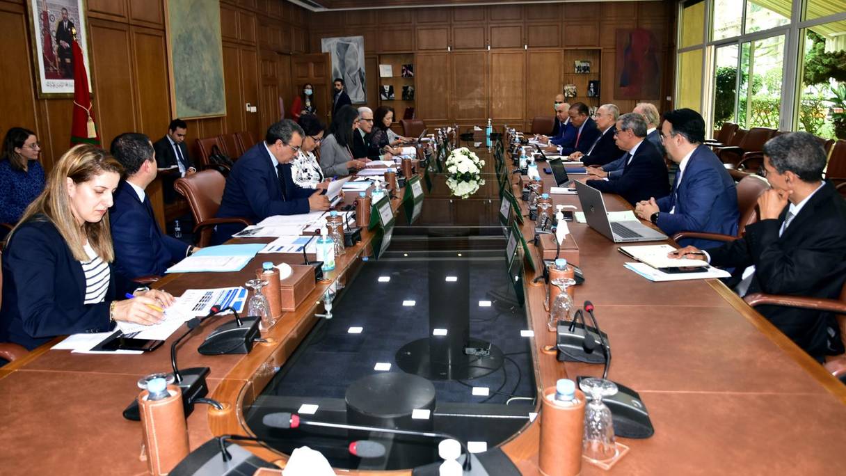 Le Comité de pilotage du Fonds d'appui au financement de l'entrepreneuriat (FAFE), support de financement du programme Intelaka, tient une réunion sous la présidence de la ministre de l'Economie et des Finances, Nadia Fettah Alaoui, le 20 mai 2022 à Rabat.
